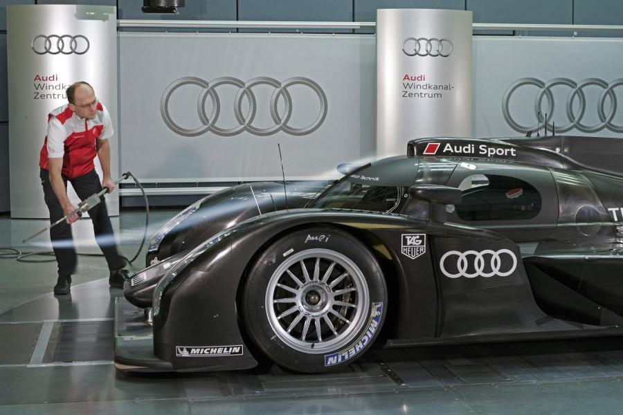  Audi R18 TDI 2011 года  (фото 17 из 77)